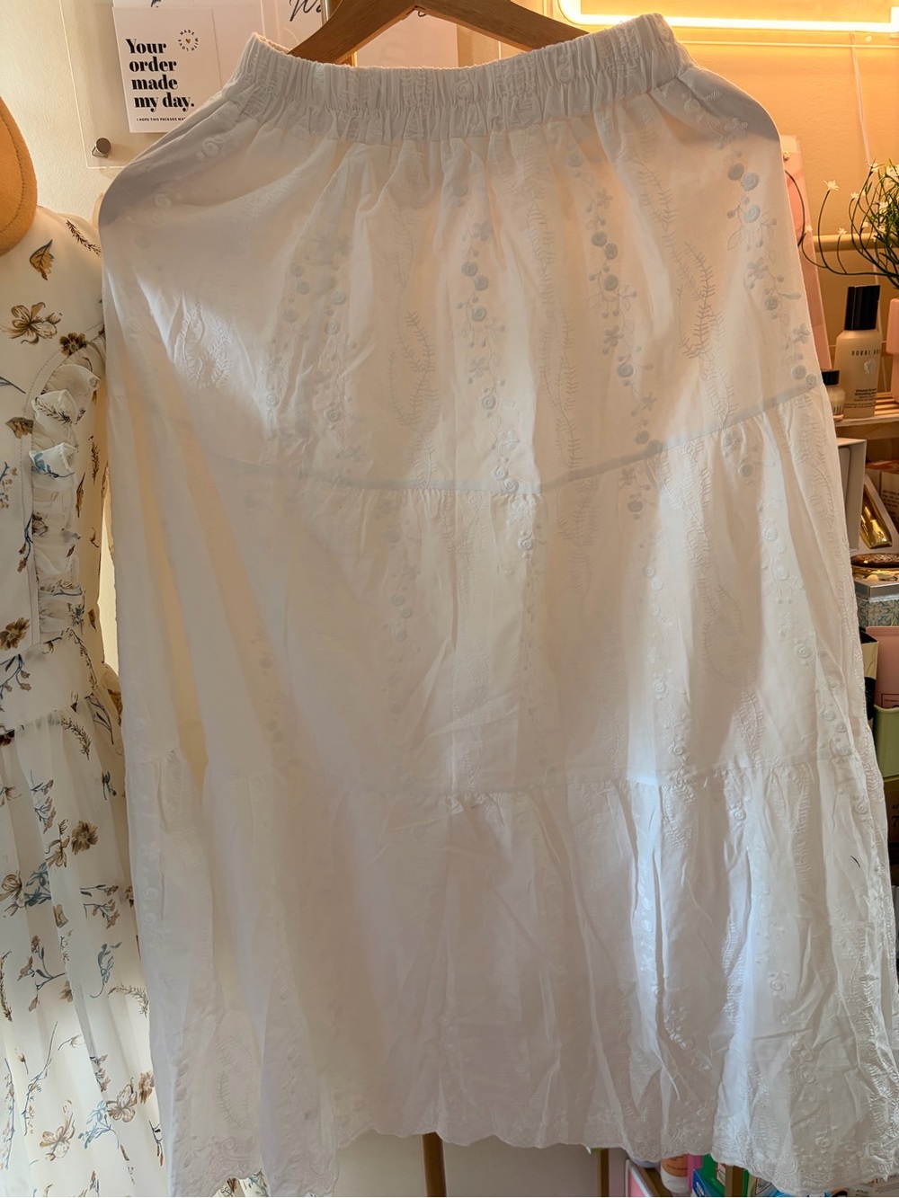 White Flowers Details Tiered Eyelet Maxi Skirt